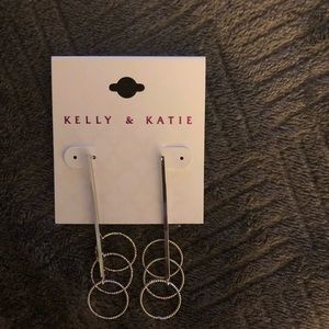 Kelly & Katie Silver Tone Elegant Bar / Rings Earrings